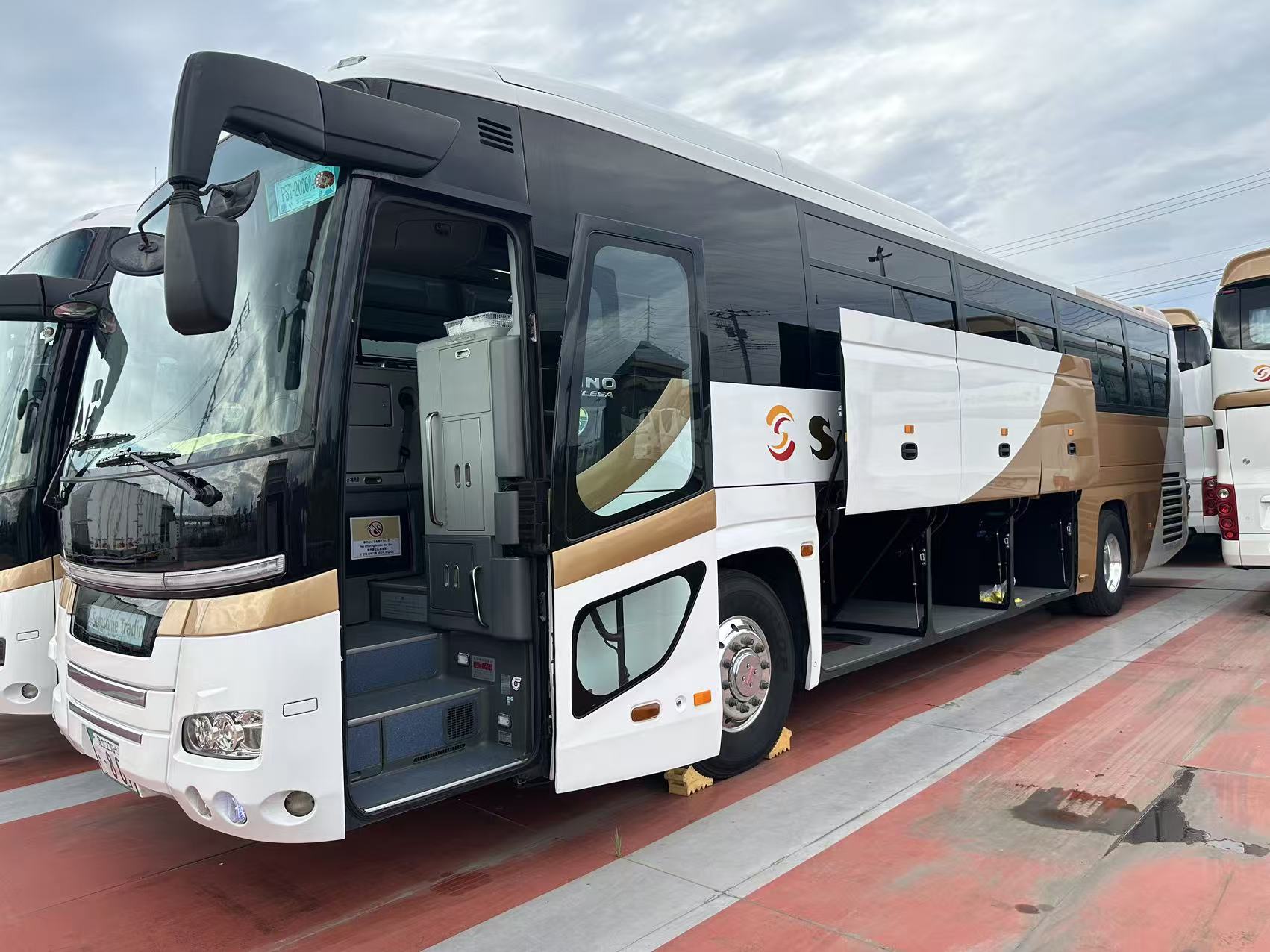HINO バス807