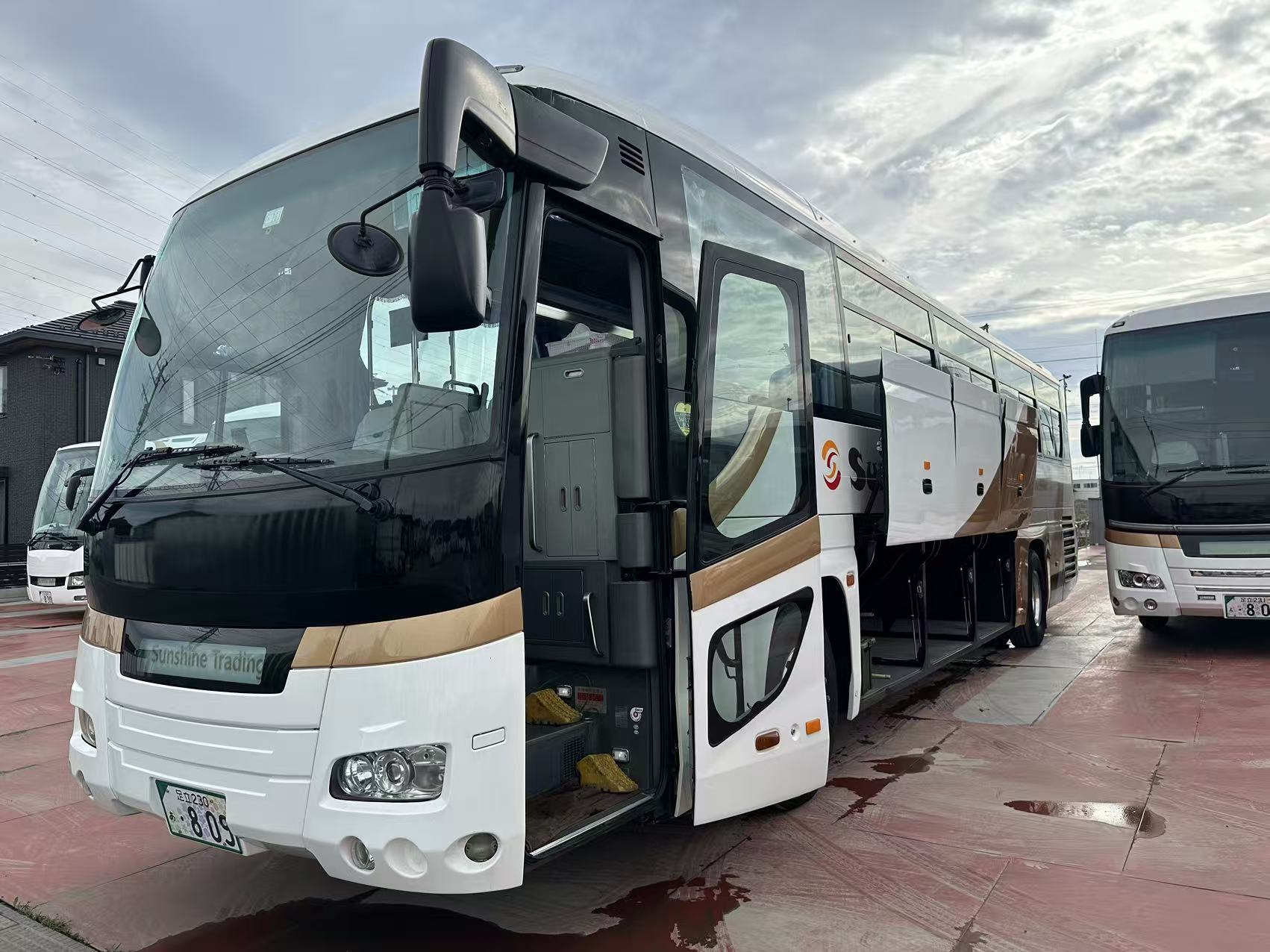 HINO バス809