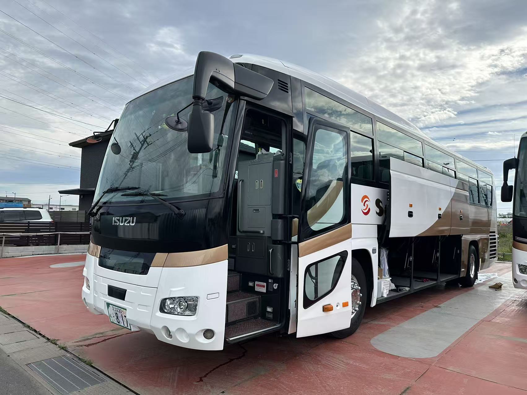ISUZU バス817